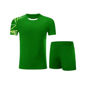 Ensemble de tenue de tennis vert de haute qualité pour hommes avec chemise et short personnalisés, parfait pour la performance et le style sur le terrain - Product Image 5