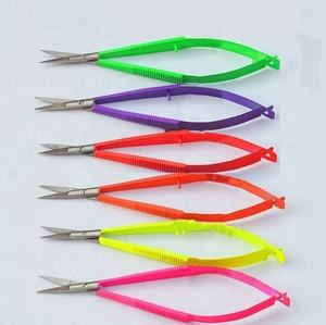 Ciseaux à ressort droits de précision en acier inoxydable extra-affûtés personnalisés pour la mise en forme et la coupe des sourcils et des cils, pour droitiers, réutilisables - Product Image 6