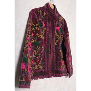 Chaqueta de Terciopelo Ecológica Acolchada y Bordada a Mano, con Cuello Alto, Manga Larga, Estampado Floral, Estilo Boho para Mujer - Product Image 4