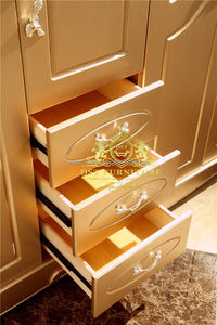Armario de Lujo Dorado Estilo Italiano, Armario de Madera de Primera Calidad Indio, Armario de Madera Hecho a Mano para un Estilo de Vida de Lujo - Product Image 4