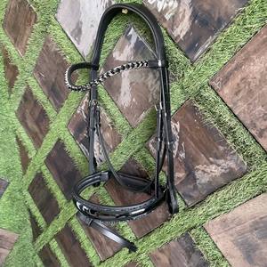 ADIBA OVERSEAS Brida de cuero charol negro con frontal de cristales, narquileras acolchadas y encaje de cristales, equipo de doma de lujo suave - Product Image 1