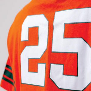 เสื้อยืดครอปทรงอเมริกันฟุตบอลสำหรับผู้หญิง ผ้าคอตตอนผสม แขนสั้น สไตล์ลำลอง พิมพ์ลายหมายเลข รับผลิตเสื้อแบบ Private Label จำนวนมาก - Product Image 5