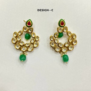 Pendientes Colgantes Tradicionales Indios de Latón con Forma de Campana, Chapados en Oro Natural de 22K, con Piedras Preciosas, Joyería Étnica, Regalo para Mujer - Product Image 2