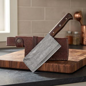 Cuchillo de carnicero hecho a mano con acero de Damasco, mango de madera de palisandro y funda de cuero fino, tipo hacha. - Product Image 1