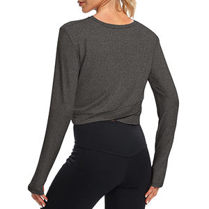 Haut de yoga personnalisé avec logo, coupe ajustée, manches longues, col ras du cou, extensible, pour entraînement, fitness, sport, gym, course à pied - Product Image 3