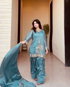 Salwar Kameez de Manga Larga con Diseño en Relieve GMY para Mujer, Secado Rápido, Corte Regular, Estilo Moderno, para Bodas, Fiestas y Ocasiones Casuales - Product Image 4