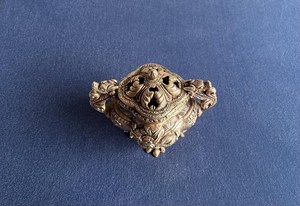 Brûleur d'encens décoratif de qualité supérieure, religieux, écologique, durable, 100% naturel, pour Bakhoor et Oud - Product Image 3