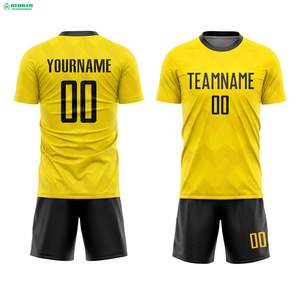 Maillot de football de haute qualité, ensemble complet, tissu sublimé à séchage rapide, tenue de football personnalisée avec design sur mesure et option OEM - Product Image 2