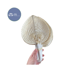 [VENTE CHAUDE] |   Éventail en feuille de palmier tissé, lot en vrac |   Ventilateur portable pour la décoration de fêtes et de mariages au Vietnam - Product Image 1
