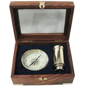 Деревянная коробка, содержащая телескоп компас с увеличителем, телескоп компас в деревянной или кожаной коробке, телескоп и компас в коробке