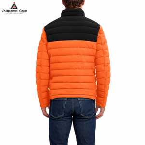 Vestes d'hiver de luxe de haute qualité pour hommes, col montant, logo personnalisé, noires unies, coupe carrée, zippées, épaisses, style streetwear, effet brillant, effet bulle - Product Image 2