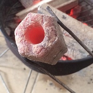 Carbón de serrín hecho en Vietnam por BIWOOD COMPANY, largo tiempo de combustión, inodoro y sin humo - Product Image 1