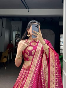 ชุดเลเฮนกาผ้าไหมแท้ปักเลื่อมสีชมพู รานี - Product Image 2