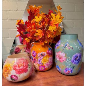 Jarrón de Metal Pintado a Mano con Diseño Floral, Porta Flores Decorativo para Decoración Moderna del Hogar, Centro de Mesa para Sala de Estar u Oficina - Product Image 6