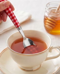 Cucharas de Té de Acero Inoxidable con Mangos de Plástico a Cuadros Rojos, Diseño Retro con Acabado Espejo, Aptas para Lavavajillas, Utensilios para Fiestas - Product Image 4