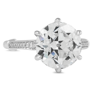 Bague de fiançailles classique et élégante en argent sterling 925 plaqué rhodium, sertie de moissanite ronde taille brillant de 5,47 carats - Product Image 2