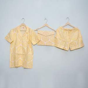 Conjunto de Pijama de Algodón Suave y Cómodo de Manga Corta con Estampado Floral, Transpirable y de Secado Rápido para Mujer, Ligero y Acogedor para Primavera/Verano - Product Image 1