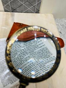 Lupa de Mano de Latón Estilo Antiguo con Marco y Mango Grabados |   Lupa de Inspección Vintage - Product Image 3