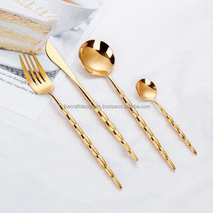 Juego de cubiertos de metal de estilo contemporáneo con acabado brillante perfecto para hogares modernos y experiencias gastronómicas elegantes - Product Image 2