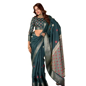 Sari en soie Dola douce avec imprimé en feuille et chemisier assorti aux couleurs poussiéreuses Magnifique collection de vêtements indiens et pakistanais - Product Image 1