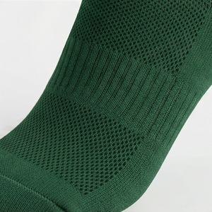 ถุงเท้ากีฬาแบบสวมใส่สบายสำหรับทุกเพศ ผลิตจากผ้าฝ้ายหวีอย่างดี ระบายอากาศได้ดี นุ่ม ทนทาน เหมาะสำหรับออกกำลังกาย วิ่ง เล่นกีฬา หรือใส่ลำลอง สามารถเลือกสีได้ตามต้องการ - Product Image 5