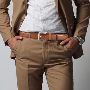 Ceintures habillées élégantes pour hommes 2026 en gros – Cuir véritable marron de haute qualité avec boucle en alliage, logo personnalisé, OEM, pour jeans sur mesure - Product Image 2