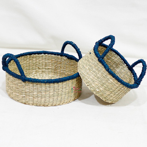 Cesta de Almacenamiento Redonda de Mimbre Rústico, Tejida a Mano, Ecológica, Moderna, con Ribete Azul y Asas - Product Image 6