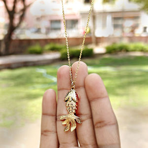 Pendentif poisson koi en émail cloisonné rouge inspiré de l'océan, plaqué or, en laiton massif, ajustable, porte-bonheur, collier à porter au quotidien - Product Image 5