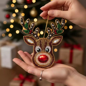 Adorno de Cuentas con Cara de Reno, Hecho a Mano, Moderno y Ecológico, Decoración Navideña para Colgar en el Árbol - Product Image 1