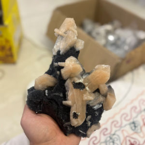 ตัวอย่างธรรมชาติ Chalcedony สีดำ-สง่างามและน่าสนใจ - Product Image 1