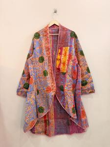 Veste longue traditionnelle faite à la main, vintage, Kantha Suzani, style bohème, pour tous, taille unique. - Product Image 1