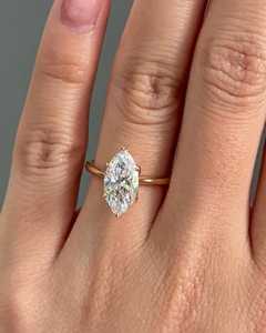 Bague de fiançailles en diamant de laboratoire sertie de tulipes, diamant de laboratoire marquise de 2 carats certifié E-VVS1 IGI - Product Image 6
