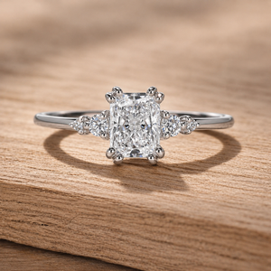 Wholesale 10K 14K 18K Solid Gold Radiant Cut Five Stone Lab Grown <b>Diamond</b> <b>Ring</b> Engagement <b>Ring</b> Prong Set Side Stone <b>Diamond</b> <b>Ring</b> - Product Image 4