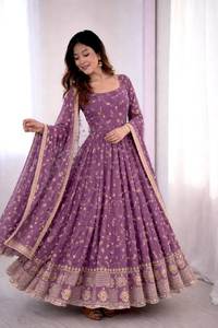 Conjunto de Vestido, Pantalón y Dupatta de Seda Estilo Bollywood con Bordado de Lentejuelas para Fiestas y Uso Diario Elegante - Product Image 2