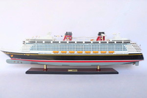 Modèle de bateau de croisière américain en bois artisanal DIS.NEY FANTASY, inspiré de la ligne de croisière Dis.ney, pour collection et décoration - Product Image 2