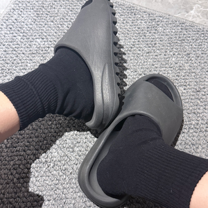 รองเท้าแตะแบบสวมใส่ได้ทั้งในและนอกบ้านสำหรับฤดูร้อน ปี 2026 ปรับแต่งได้ น้ำหนักเบา กันน้ำ ระบายอากาศได้ดี พื้นรองเท้าทำจากยาง EVA กันลื่น เหมาะสำหรับทุกเพศ - Product Image 2