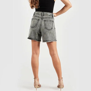 Shorts en jean délavé taille haute avec ourlet effiloché, style cinq poches, fermeture boutonnée, tenue décontractée - Product Image 5