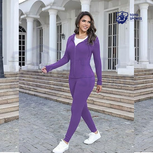 Conjunto Deportivo para Mujer, Diseño Personalizado, Corte Ajustado, Logotipo Personalizado, Estilo Moderno, Transpirable, Ligero - Product Image 3