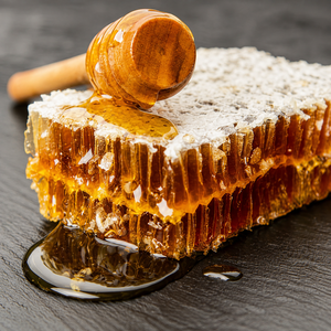 VIETNAM PURE RAW HONEY COMB PREMIUM ORGANIC BEE HARVESTED GOLDEN BEESWAX NATURAL SWEETNESS STRAIGHT FROM VIETNAM/ Ms. Alina - Product Image 4