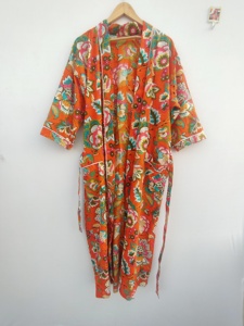 Robe kimono en coton à imprimé floral orange – Style bohème, longue, ouverte sur le devant, avec ceinture à nouer à la taille - Product Image 2