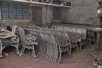 Banc de jardin en fonte à piètement décoratif, panneau latéral, pour villa de luxe, mobilier de balcon et de terrasse, accoudoirs concentriques, design moderne