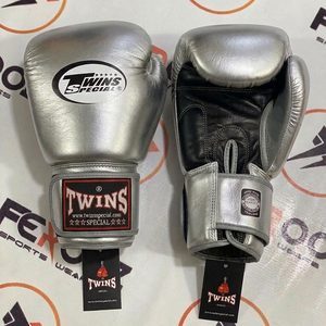 ถุงมือคิกบ็อกซิ่ง MMA แบบสั่งทำพิเศษสำหรับฝึกซ้อม รุ่น New Twins ถุงมือสปาร์ริงแบบปรับแต่งได้ สำหรับเด็กและผู้ใหญ่ ทำจากหนังวัวแท้ - Product Image 4