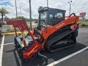 Cargadora de orugas Kubota SVL97-3 con motor diésel de 75KW y accesorio triturador forestal, 1 año de garantía - Product Image 2