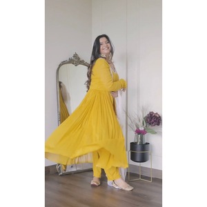 SECUENCIA DE BORDADO GEORGETTE ATRACTIVA TRABAJO CON DORI LATKAN FONDO SUPERIOR CON DUPATTA AMARILLO - Product Image 3