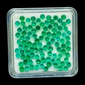 พลอยออนิกซ์สีเขียวธรรมชาติขนาด 2 มม. รูปทรงกลมเจียระไนแบบเพชร พลอยออนิกซ์สีเขียวขนาดมาตรฐาน ขายส่งราคาถูก จำนวนมาก สำหรับทำเครื่องประดับ - Product Image 6