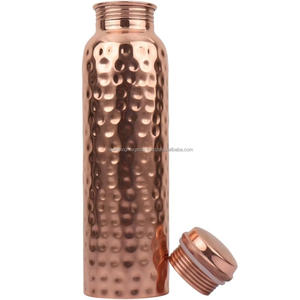 Botella de cobre tradicional de 950ml, hecha a mano, a prueba de fugas, para energía y digestión (paquete de regalo) - Product Image 1