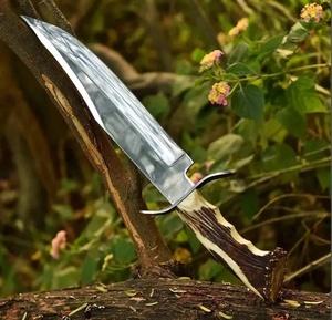 Couteau de chasse, de camping et de survie multifonctionnel en acier Damas fait main, lame fixe, manche en corne de cerf, personnalisable, cadeau pour les activités de plein air - Product Image 4