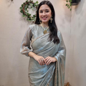 Sari en soie Fendy argenté pré-cousu, prêt à porter en une minute, avec drapé fluide et surpiqué |   Chemisier prêt-à-porter et taille unique - Product Image 1