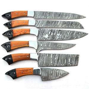 Ensemble de couteaux de cuisine de chef en acier Damas fait main de qualité supérieure, 6 pièces, manche en bois durable, lame dentelée tranchante, 67 couches, droitier - Product Image 3