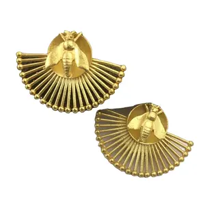 Boucles d'oreilles en or véritable 18 carats vente en gros de bijoux pour femmes à la mode Boucles d'oreilles en trois dimensions petit papillon classique plaqué cuivre